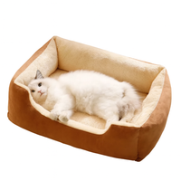 Kuscheliges Plüsch-Katzenbett